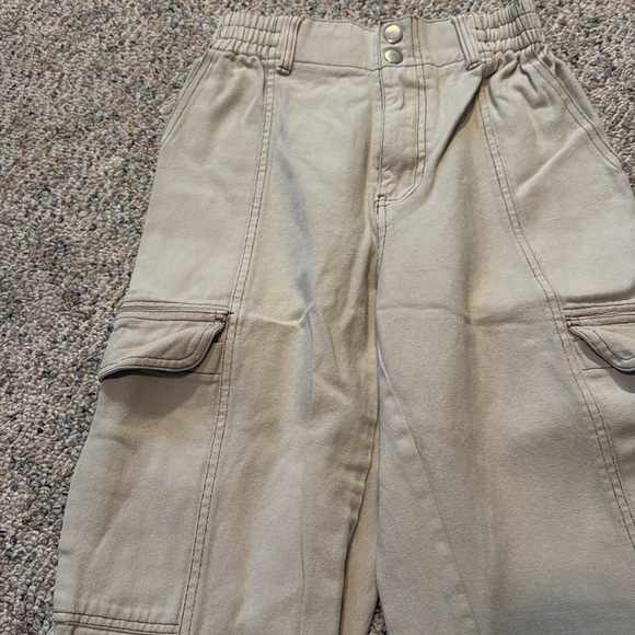 Girl’s RSQ Cargo Pants - Picture 3 of 5